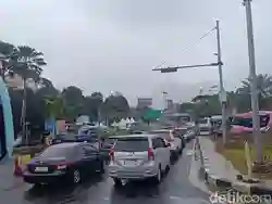 Lebih dari 25 Ribu Kendaraan Menuju Puncak Pagi Hari Ini